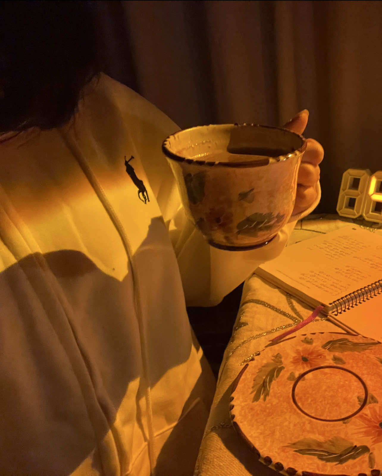 أَهونُ عَلَيْكْ وسْهُوْ بِالأُمِي وَتُوَدْ نُجُومُ اللَّيْلِ فِي ظَلامِي #foryou #fypp #Iraq 