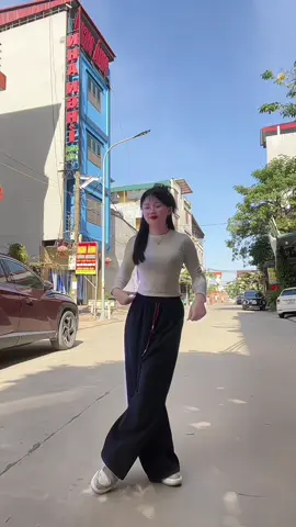 Lâu rồi ta không ra đường…:)) #dance 