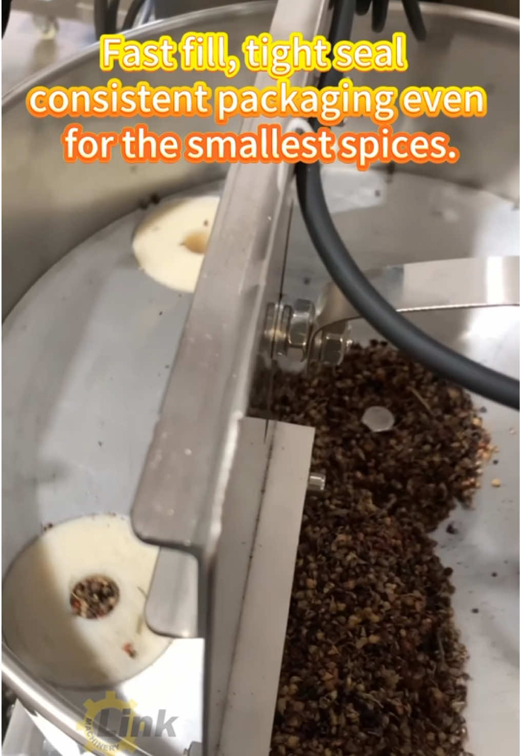 Sealed and Tight Vacuum Pillow Packaging Machine: Suitable for vacuum preservation and pillow packaging of preserved meats, vegetables, fresh food, etc. #vacuumpackagingmachine #pillowpackingmachine #automaticpackingmachine #foodpackingmachine #machinemanufacturer