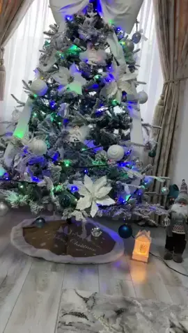 Vă place acest brad?Ca eu îl adorrr#cadouripersonalizate🎀🎁 #craciunulestemagic❄️🎄🌨️☃️ #Fundagigant💜 