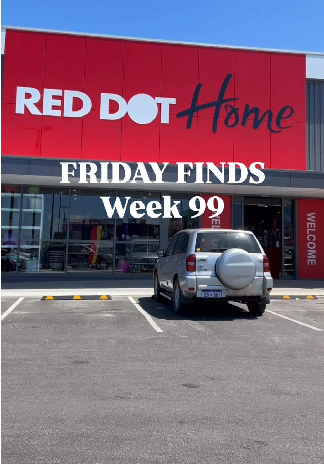 FRIDAY FINDS - Week 99 How cool is this adjustable phone stand from @reddotstores They always have so much cool stuff there! I actually just bought a heap of Christmas decorations from there recently too which I will share soon too!  Happy Friday!  . . . #shoppingfinds #shopping #coolfinds #homeinspiration #fridayfinds  