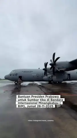 Bantuan Presiden Prabowo untuk korban bencana Sumbar, tiba di Bandara Internasional Minangkabau (BIM) dan disambut oleh Wagub Vasco #bantuanpresiden #bantuanbencana #bim #sumbar #classymedia 