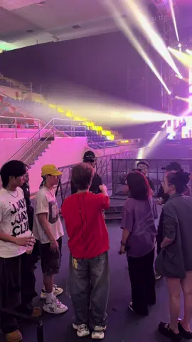 Captain Boy , Song luân bàn bạc trong buổi RSH 