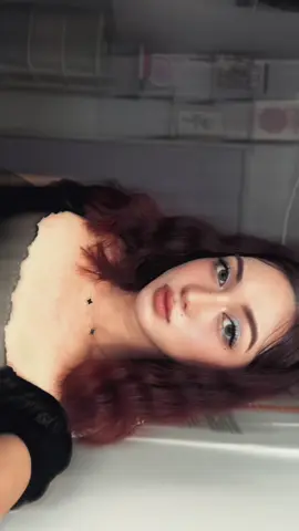 2000’s make up. 🤍