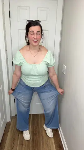 Halara jeans for this price?! These jeans are the most slimming jeans that I own! #tiktokshopblackfriday #bfcm #fashiondeals #halaratiktokshop #halaraeveryday @Halara @Halara_official 