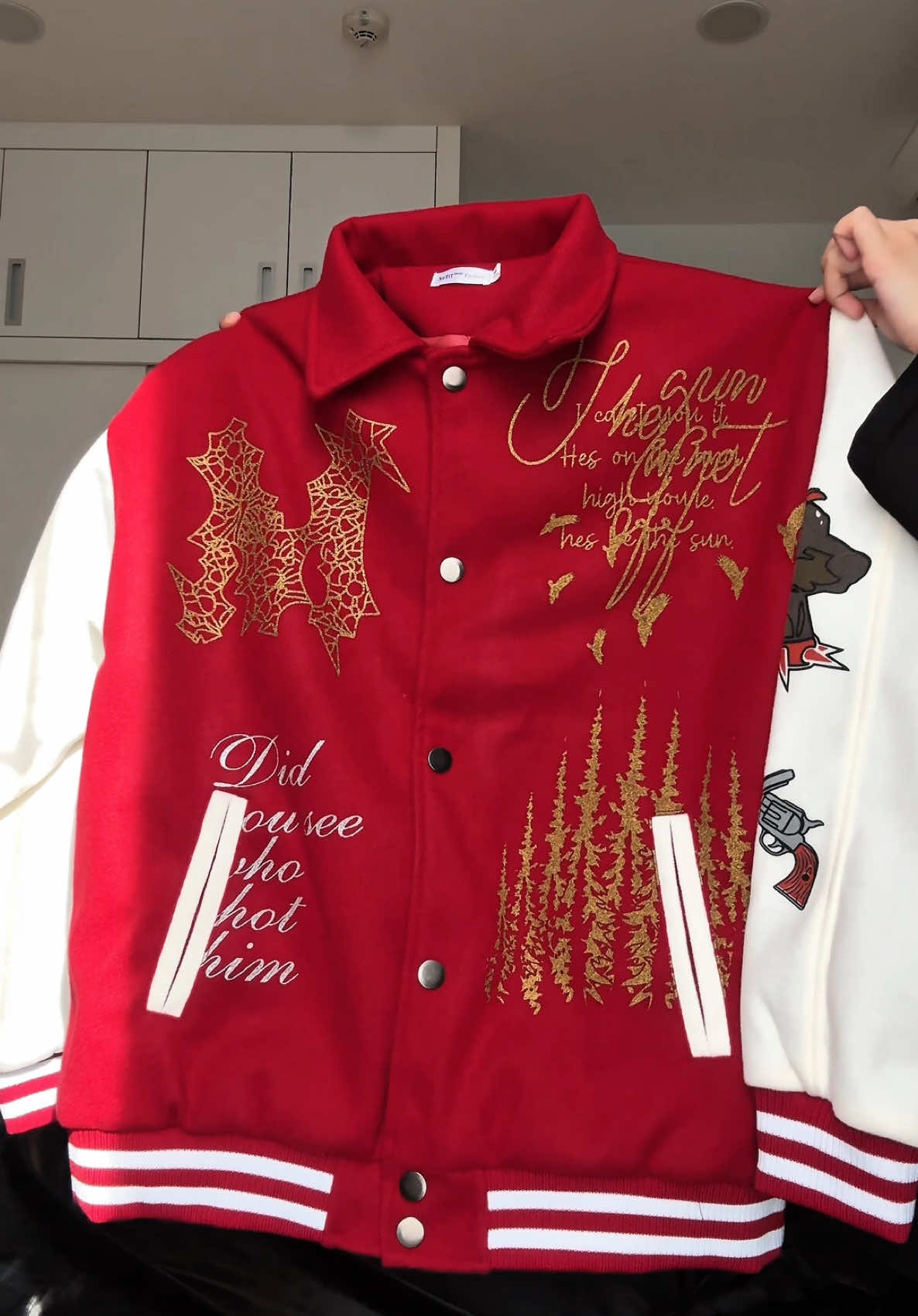 Varsity nét căng #tiktokshop #ohhireview #varsity #bomber #aokhoac 