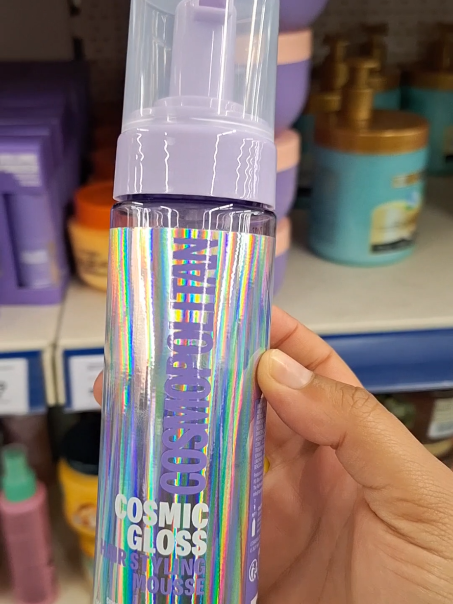 La mousse coiffante Cosmic Gloss Cosmopolitan chez action est parfaite pour discipliner et structurer les cheveux😍 #moussecoiffante #hairstyler #actionaddiction #arrivage_action #nouveauteaction 