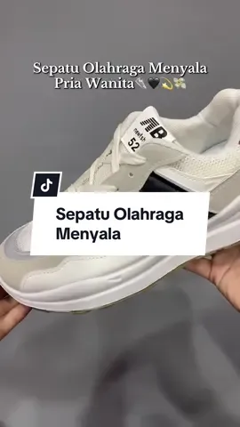 Pembelian sepatu ada freenya lohh best langsng cek keranjang kuning😍👇🏻#modernshopstyle #fypシ #sepatu#sepatuolahraga#buy1get1 