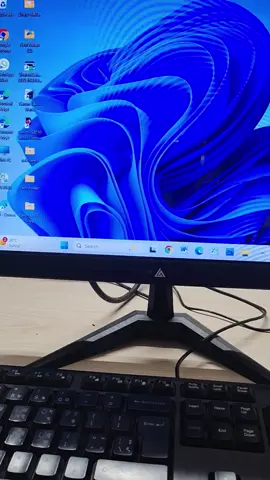 Desktop এ Icons দেখা যাচ্ছে না? মাত্র 2 সেকেন্ডে Hide/Unhide করার সহজ উপায়! 💻 Beginners-দের জন্য খুবই গুরুত্বপূর্ণ একটি ইনফরমেশন। #DesktopTips  #WindowsTips #ComputerTraining  #ICTTips  #TechTutorial  #BeginnerGuide #ComputerBasic  #Windows10  #Windows11  #HideIcons  #UnhideIcons  #LearnComputer #sscomputertrainingcentre #SSCTC  