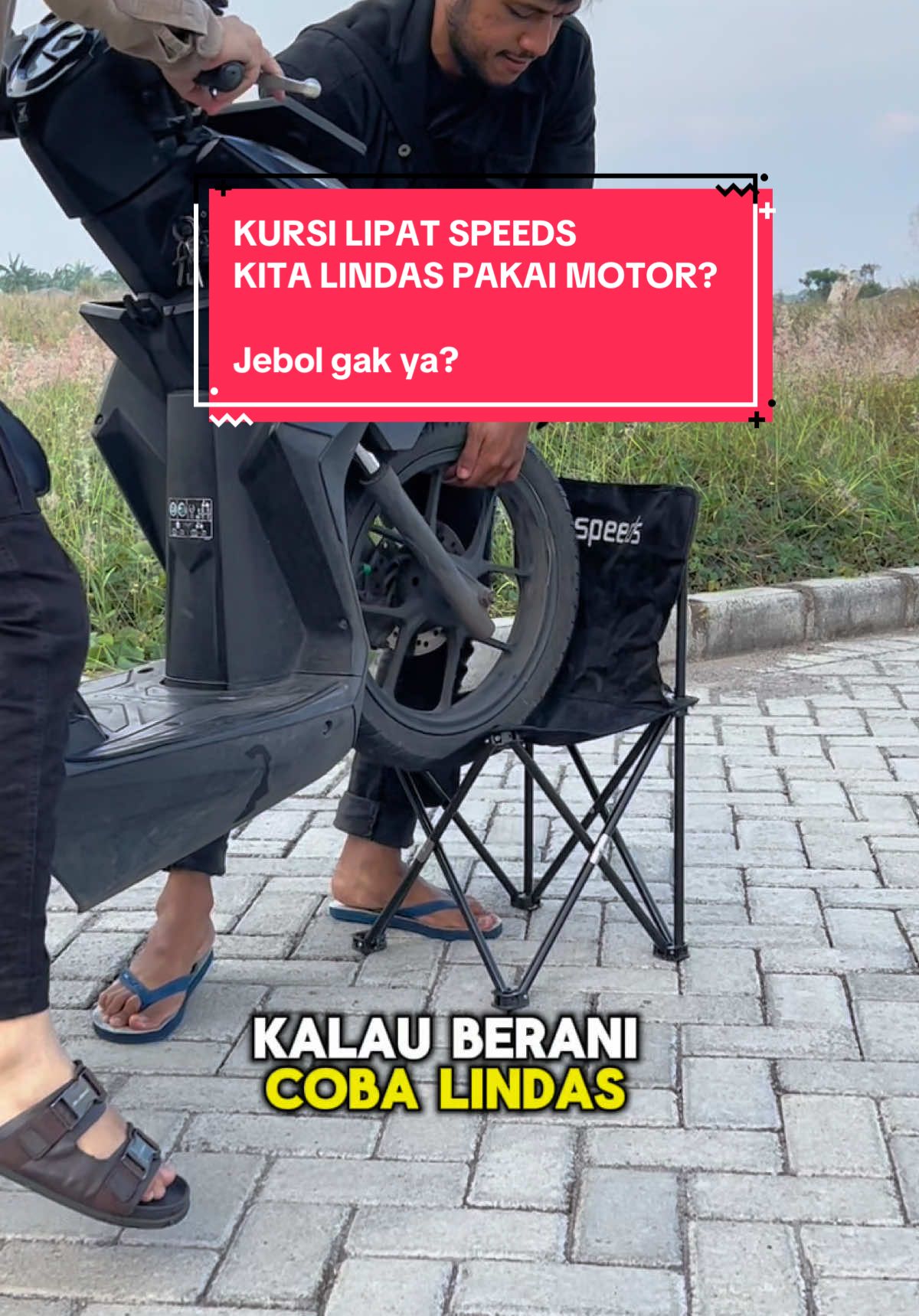 Membalas @aaaa Mau Di Tes Gimana Lagi?!😡 Kursi Lipat Outdoor / Kursi Lipat Portable dari speeds ini sudah terbukti tahan Berat hingga 130 KG ya guys. Jadi kalian gak usah ragu lagi. Kalau butuh kursi lipat camping, buruan check out keranjang kuning! #kursilipat #kursilipatspeeds #kursilipatportable #kursilipatoutdoor #rafiz 