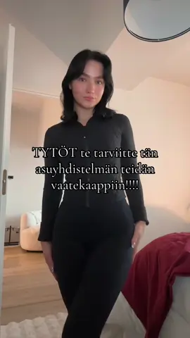 1. En tienny ennen tätä omistavani edes lantiota 2. En oo koskaan ollu missään asussa näin itsevarma