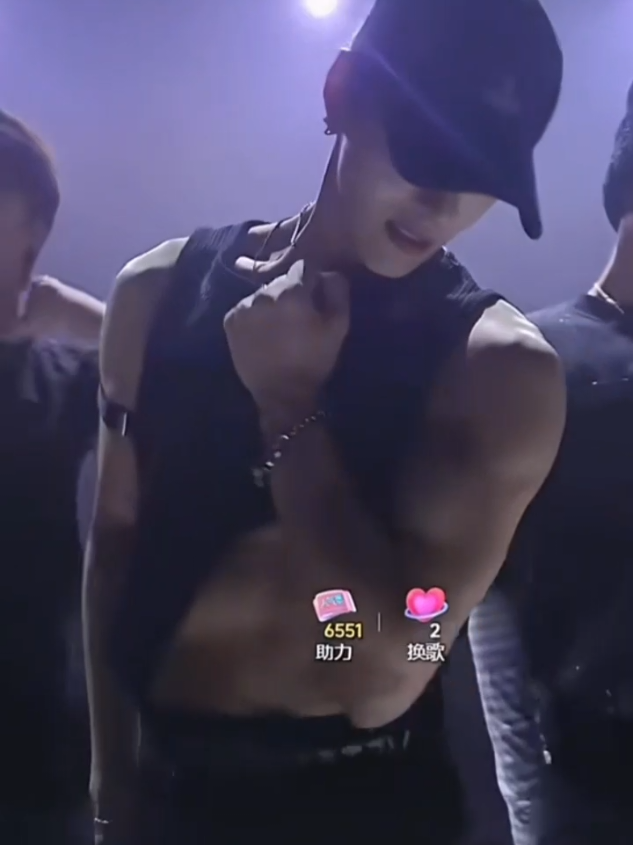 ขอยาดมหน่อย ใจมันสั่น😵😵 #卡其喵ᴴ¹³¹ 🐈‍⬛ #คาชิเมียว #เสี่ยวชี  #Kaqimiao