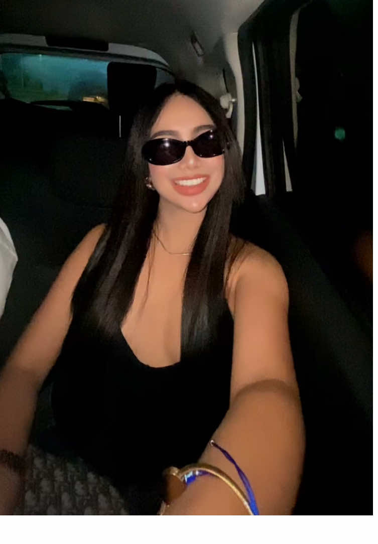 hola tiktok friends! 🖤 Shades from @Sunnies Studios  Top from @Hottie Diary PH  #fyp #foryou 