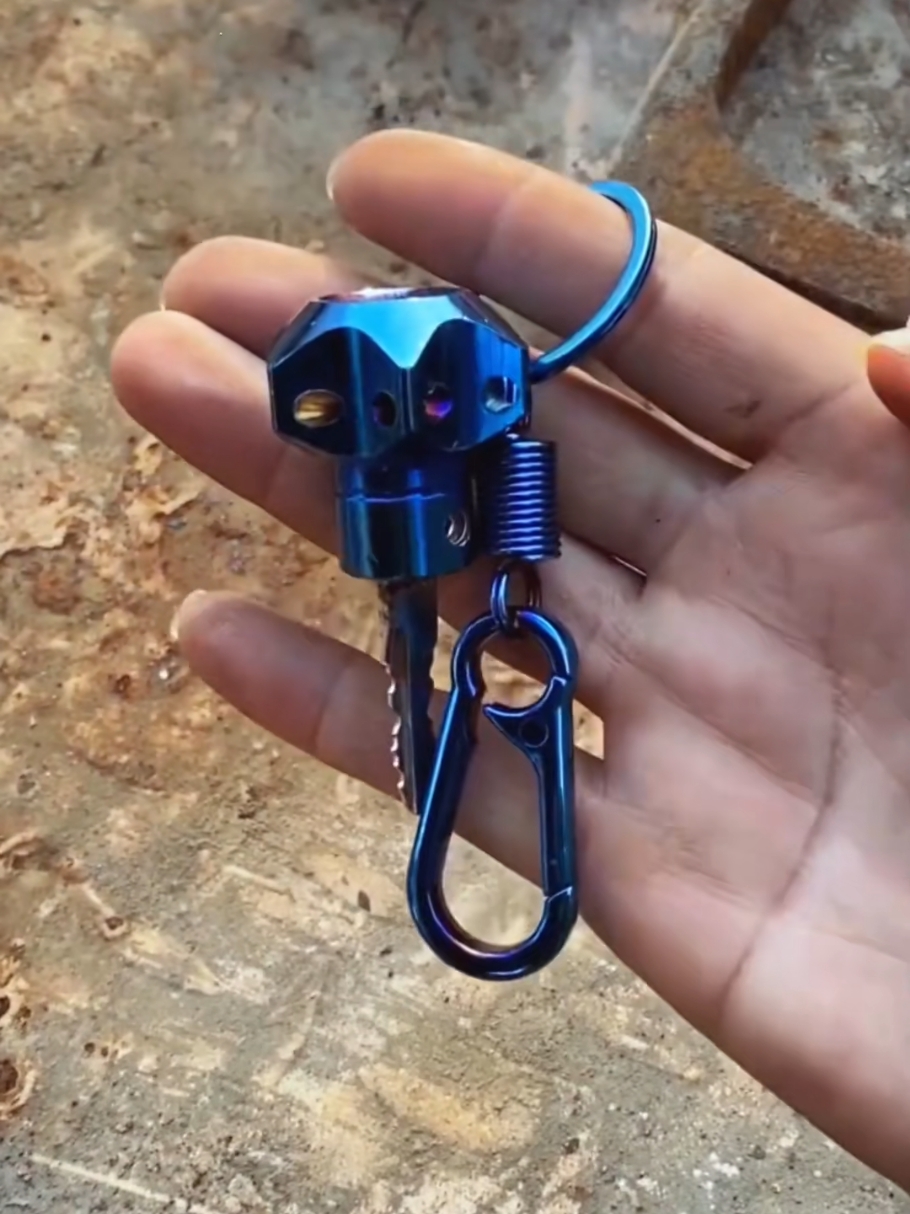 Kepala kunci motosikal aloi titanium , Pemegang kunci pengubahsuaian mewah universal dengan rantai kunci , muat untuk Skuter Motor , aksesori kunci yang diubahsuai#Membakar titanium, kepala kunci # kepala kunci # hal-hal yang baik untuk berbagi # alat-alat lima emas #fyp #foryou #tiktok #goodthing 