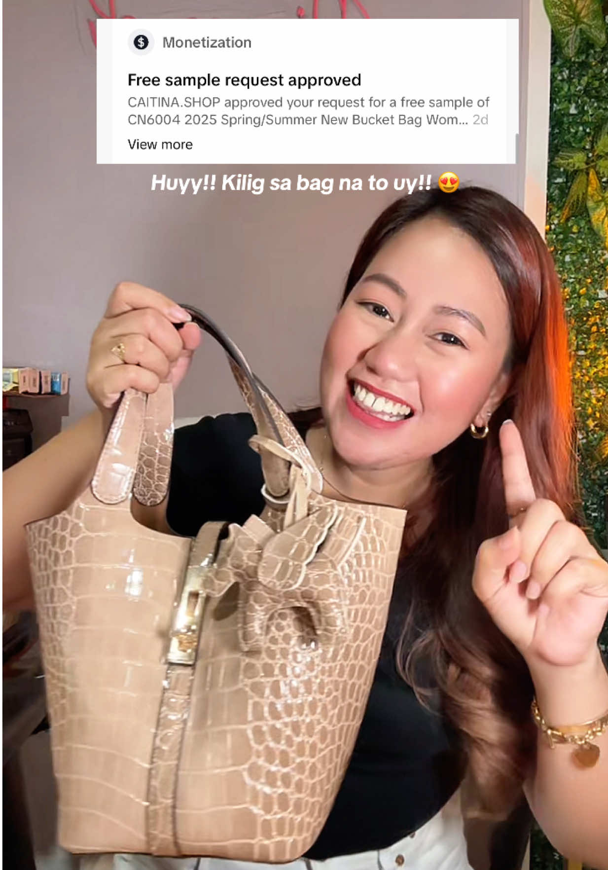Hanggang ngayon tapos na magunbos kilig pa din e 😍😍😍 thank you seller 😍 #freesample #bucketbag #handbag #affiliate #tiktokaffiliate 
