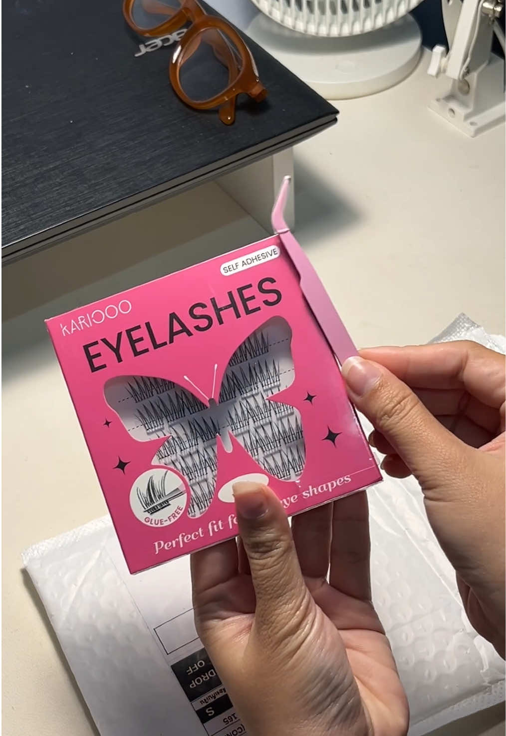 จึ้งเลยหล่ะ ติดไม่เป็น5555🤣 #ขนตาปลอม #ขนตาปลอมมีกาวในตัว #ขนตาปลอมkariooo #kariooo 