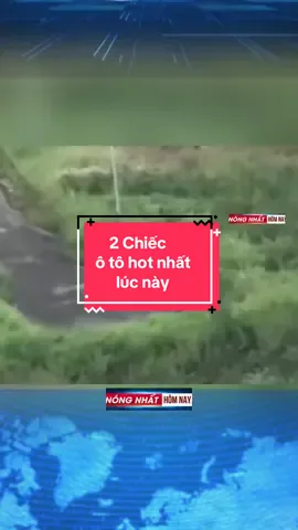 Đoạn clip gây tranh cãi lúc này của 1 cô gái sale bất động sản. Sau khi dẫn khách tham quan ở nhiều nơi thì cả 2 dừng lại ở một địa điểm khá đắc địa, là một lô góc.  Cô gái đi xe trắng xuống mở cửa xe và vào khu vực ghế sau của chiếc xe màu đen, còn thanh niên lái xe màu đen đang từ ghế lái cũng mở cửa xe rồi xuống khu vực ghế sau của xe đen và cả 2 cùng đóng cửa xe. Cộng đồng mạng sau khi xem xong thì cho rằng 