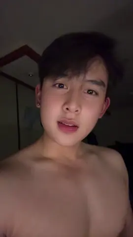 Toàn bị e trêu đùa 