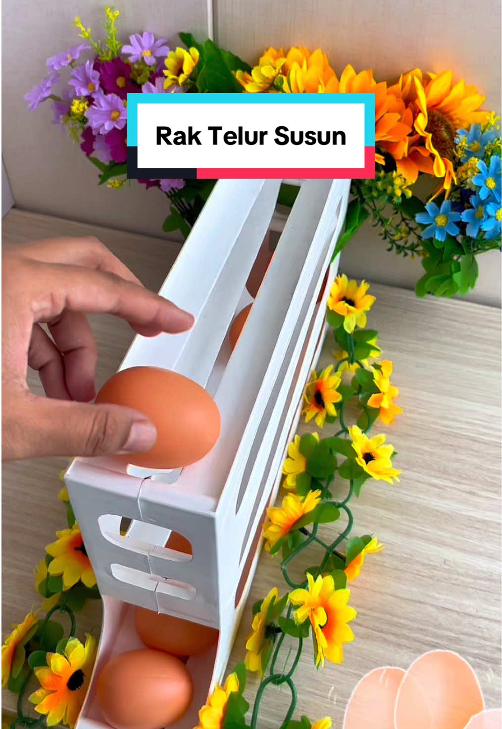 Pecah jadi rugi, jadi pakai rak telur ini👆🏻#raktelursusun #raktelurmurah #raktelur4tingkat 
