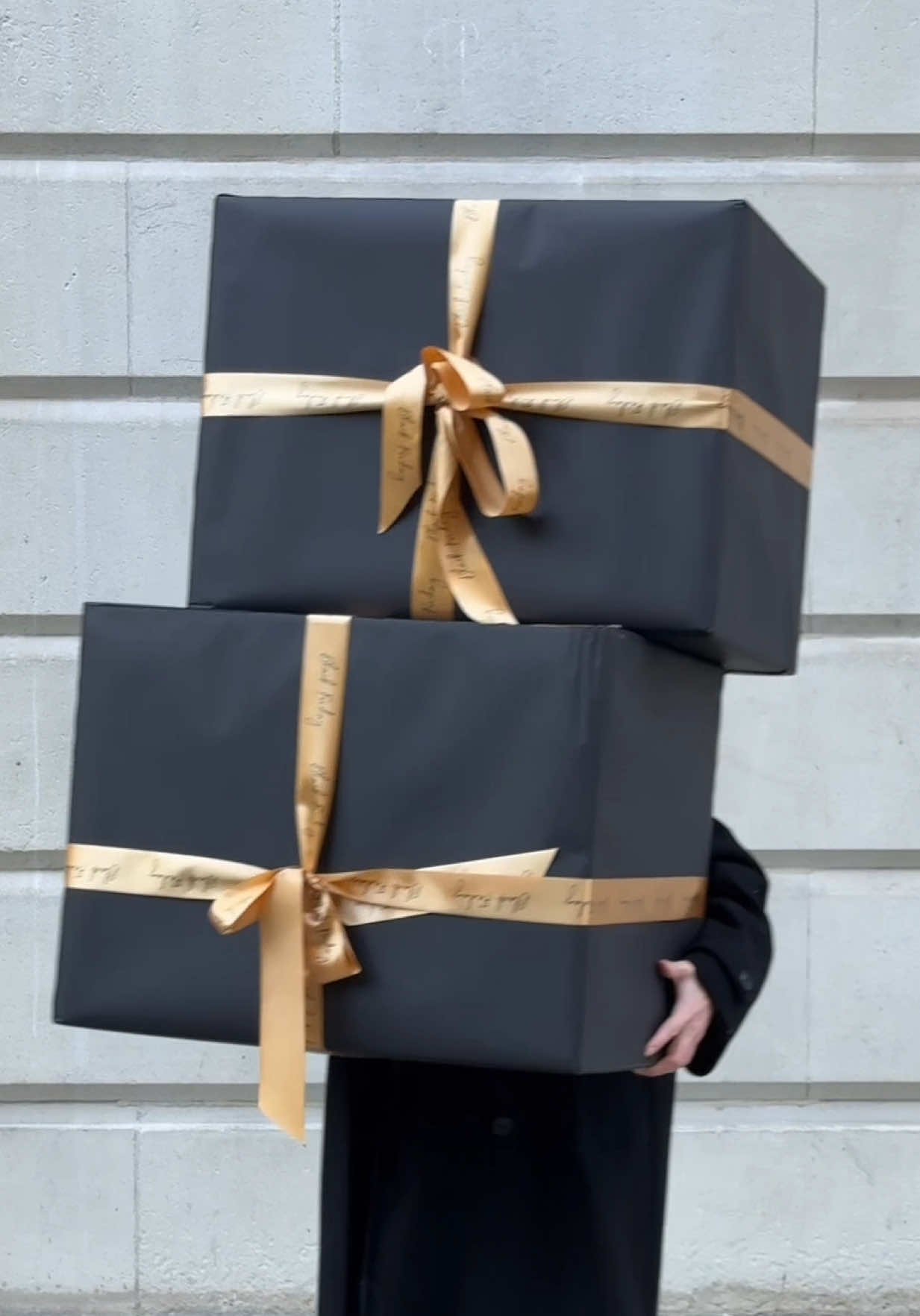 Don't miss out on our BIGGEST savings yet, ending today 👀  Shop up to 60% off sitewide this Black Friday 🖤 #blackfriday 