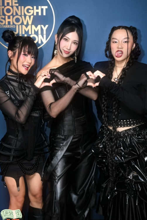 Do you know how much the singers of HUNTR/X made from KPop Demon Hunters? They appeared in the Macy’s Thanksgiving Day Parade because of it.#HUNTR/X#KPopDemonHunters# Macy’s #ThanksgivingDay#EJAE#AudreyNuna#ReiAmi#fyp #usa 