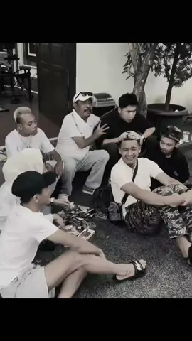 obrolan singkat antara Kaka dan adik soal menempuh kehidupan yg baru. #clipjabar #hiburantiktok #clipitingsmeledax #perempatansiudin @ItingsMeledax S.IP @Perempatan Udin 