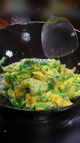 Nên xào hẹ trước hay trứng trước không