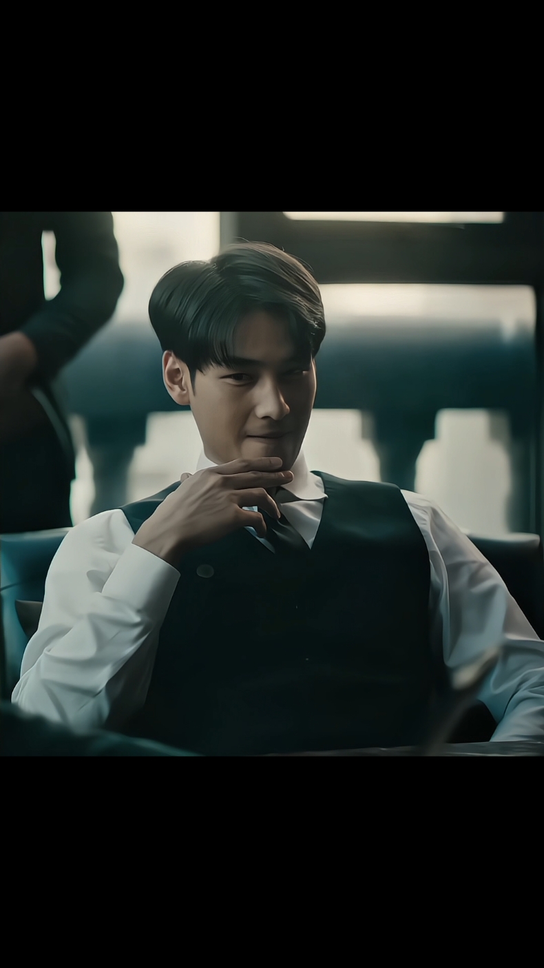 A bodyguard who commands a mafia boss #kinnporschetheseries #kinnporsche #mileapo #milephakphum #aponattawin #ship_ship_bl 