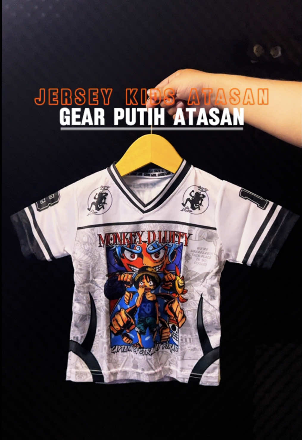 Gelar putih atasan nya aja nih bun, yang gamau setelan tapi pengen atasan nya aja ?? Cek keranjang kuning 😎🥰🥰 #fyp #jerseykids #jersey #OOTD #outfitbocil 