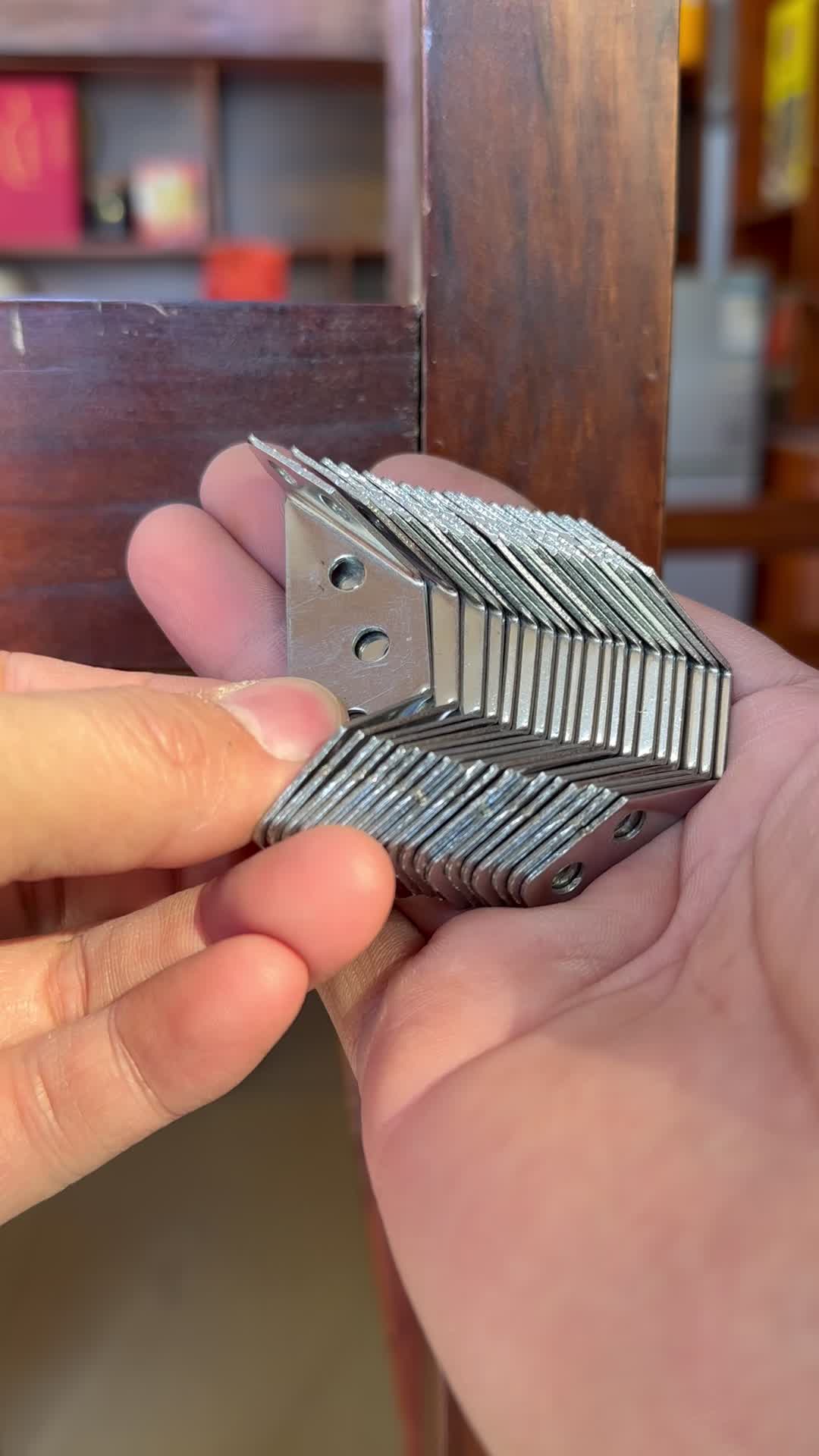 Stainless Steel Corner Brace,90°Right AngleSupport Bracket for Cabinets & Furniture, IndustriaHardware Accessories(20 corner brackets+120screws)wood corner brace angle brace support L-Shaped Corner Brackets Universal Steel Angle Brackets #homegoodsfinds #viralrotatingcurlingiron #usefulgadgets #homehacksessentials #handymantools #electricaltools #vevorhomeimprovement #homeessential #musthavetools #magneticscrewdriverbits