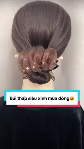 Mùa đông mà biết búi thấp kiểu này là xinh hết phần người ta luôn!😍 #buictoc #buithap #kieutocdep #tutorialtoc #tocxinhmuadong 