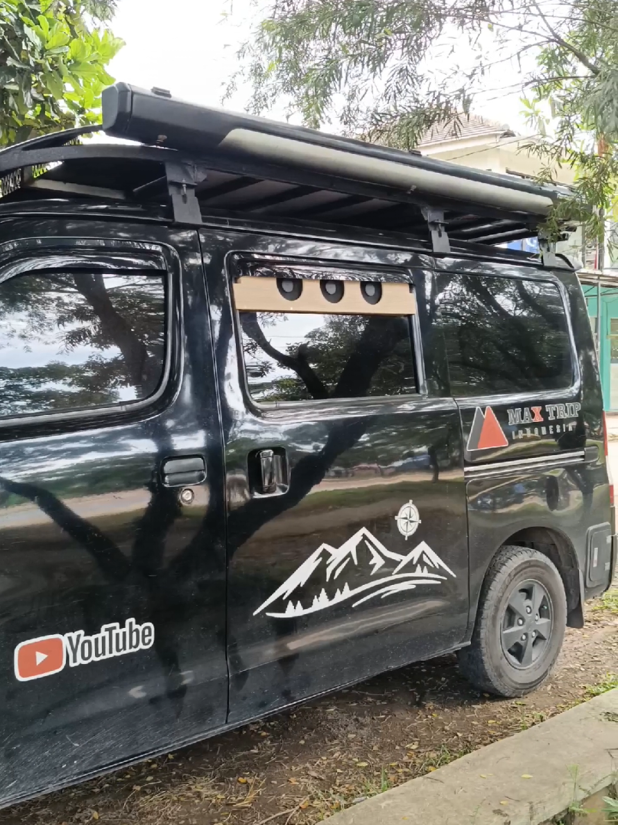 Membalas @zulnst07 aman Abangku ada exchaust yg bikin di dalam adeemm suegeeerr dingin poolll ditambah kipas angin bisa muter2 kemana aja, asal jangan ke rumah tetangga wew #campervanlife #fypシ゚ #van #campervan #vanlife 
