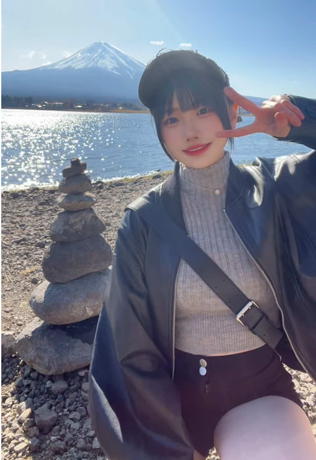 石積んであったけど何か意味があるのかな？( ᐡᴗ ̫ ᴗᐡ)🪨#fyp #fypシ゚ #富士山 #山中湖 