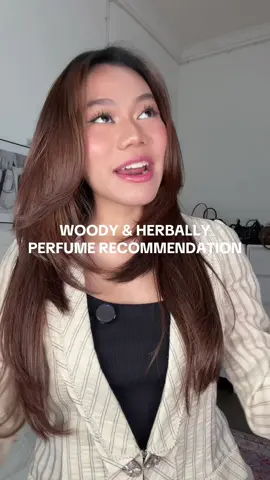 biasanya gue rekomendasiin perfume yg manis / floral gitu, kali ini yg wood-herbally scent🌿🪵 worth to tryyyy!! #perfume #perfumetiktok #fragrance #beauty #recommendation 