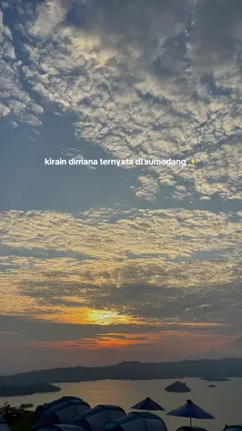 baru tau disumedang ada tempat secantik ini✨ #sumedang #sunrise #tamanseribucahaya #jatigede 