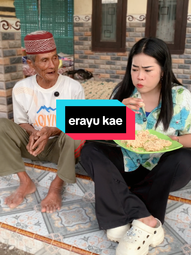 erayu mbah sambi ngakan nangnginang @mbak.yul.96 kobessa #komedimadura #videolucu #uchariski20 #kontenlucu #situbondo 