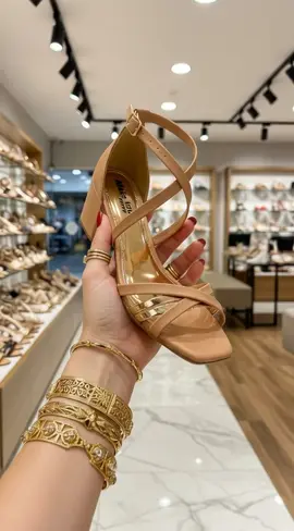 Sandalia Feminina Salto Baixo.