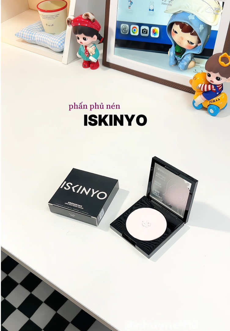 Phấn phủ nén thuỷ tinh mỏng nhẹ ko lo bị mốc nền luôn á #iskinyo #phanphu #phanphukiemdau #makeup #xuhuong 