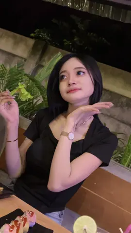 Jajan terossss😭 @𝑽𝒆𝒓𝒓𝒐 𝑶𝒔𝒘𝒂𝒍𝒅★ 