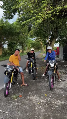 Suyex gank #crfpagor #crf150l #surexgank #supermotoherex #jember24jam @Surex_pink @CrfBabyboy 