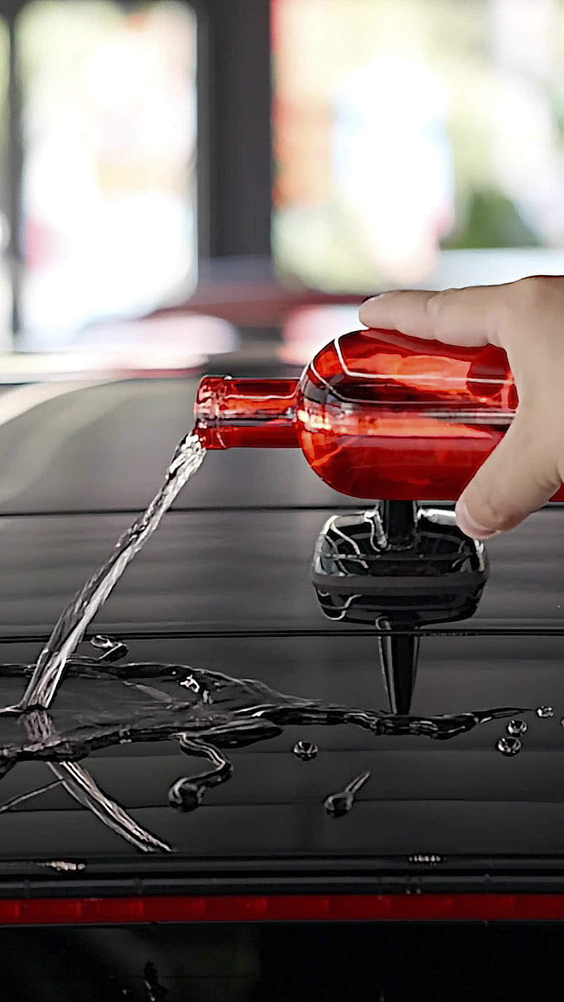 One look at that effect💦  And you instantly know what’s protecting that paint🫣  We know you know 😉 #FussoCoat #Soft99 #DetailingLife #Hydrophobic #CarCare