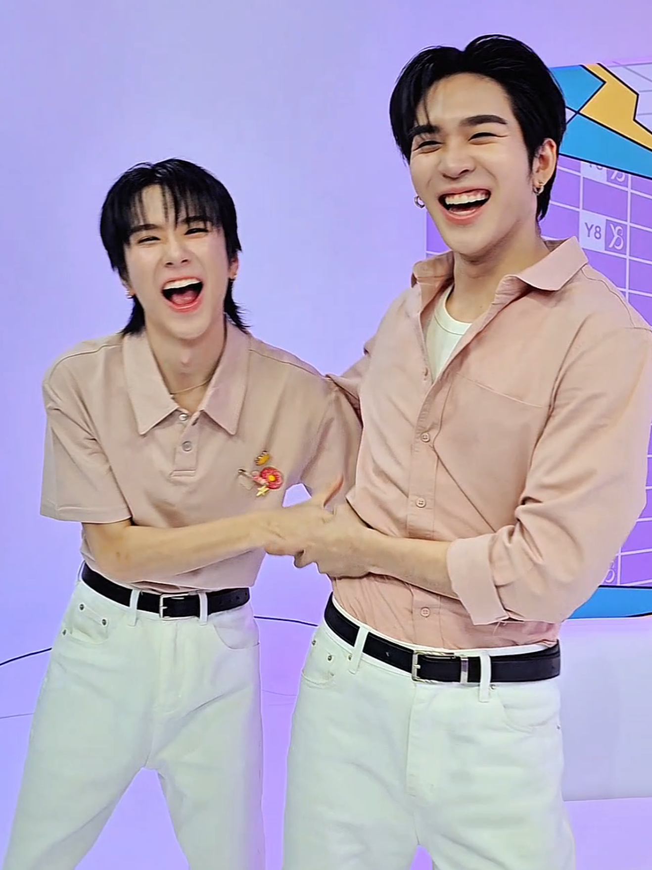 Y8 มาแจกความสดใส ในงาน AUAUSAVE KISS MOMENT เต้นแล้วจุ๊บ💋 ใจฟูทุกโมเมนต์!  #Y8 #KISSMOMENT  #Y8xAuauSave  #AuauSave #y8livestudio 