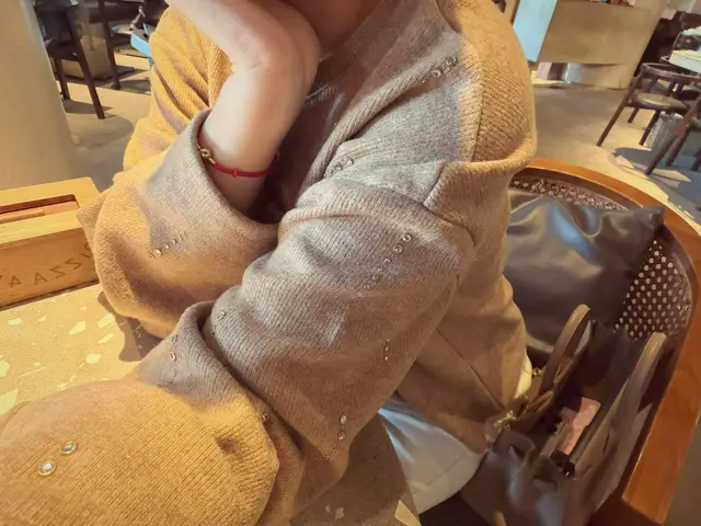 Đôi mắt chỉ nhìn thấy điều chúng muốn nhìn . Tâm hồn mới nhìn thấy điều em cần hiểu 🧸🤎