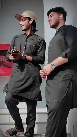 ہماری رونقیں کسی کم ظرف کی محتاج نہیں  ✨🖤 @🔥Ｓㄚ 么  乙  ツ #foryou #itxebad08 #karachi #unfrezzmyaccount #itxebad08 