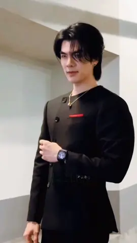 The Daddy is here..he looks so gorgeous...🔥💚 #milephakphum #milephakphumromsaithong #greenyrose #PenfoldsxMile #FromPenfoldsToTheWorld