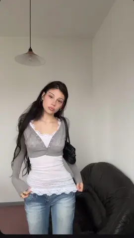 i know how to teleport from the floor to couch