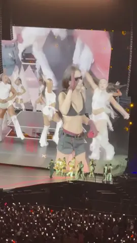 omggg miss jennie kim #jennie #blackpink #deadlineinsingapore 