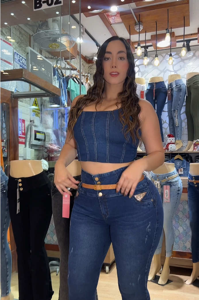 Jean ultrafajero de 4 botones 😱👆🏻 #jeans #gamarra #jeansviral #ropademujer  #jean  