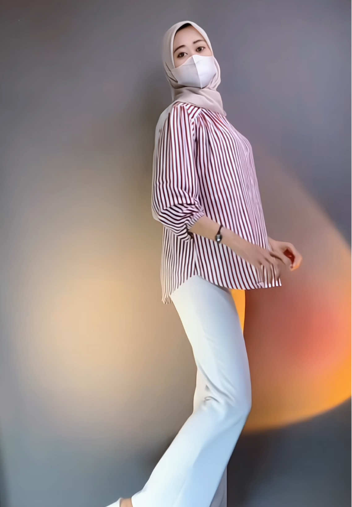 Kemeja salur kekinian nyaman di pakai🥰 #hijabstyle #kemejawanita #kemejasalur #ootdhijab #outfit 