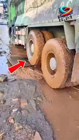 Jangan kata di cina. di kota #Jambi bukan hanya truck yg di cuci. #jalanan aja di samping dan di #cuci biar #bersih